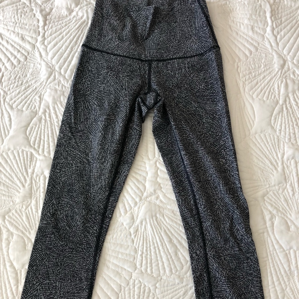 Lululemon leggings size 4